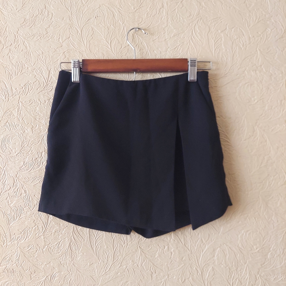 Express black slit front mini skort size 00